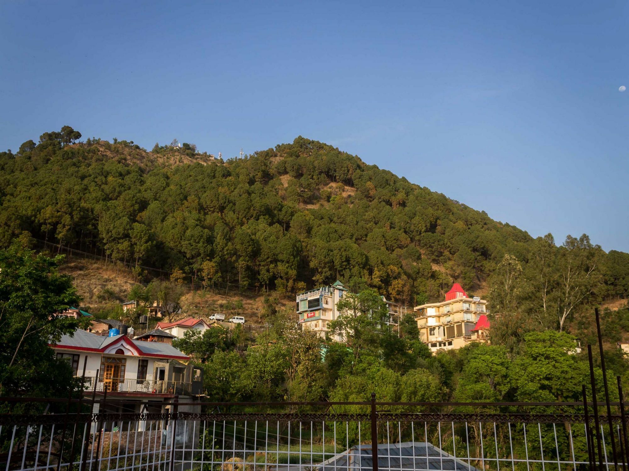 Oyo Home 13409 Cozy Stay Dharamshala Exterior foto